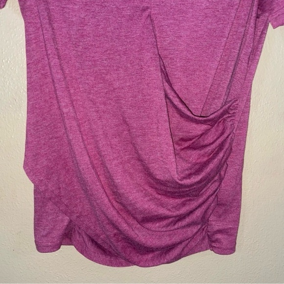 Burgundy Ruched Side V-Neck Tee Short Sleeve Stretch Top Size Small Basic Shirt - Picture 3 of 7